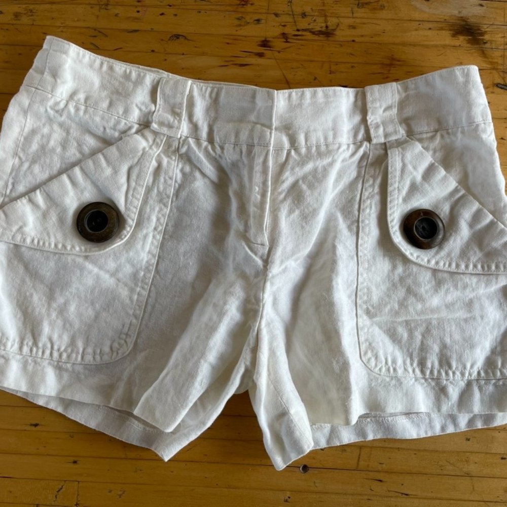 Original Milly White Linen Shorts w/ Big Brown Buttons, Women's Size 4